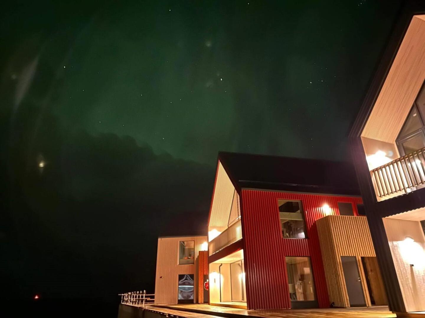 Stor Moderne Leilighet I Henningsvaer, 70 Kvm Exteriér fotografie